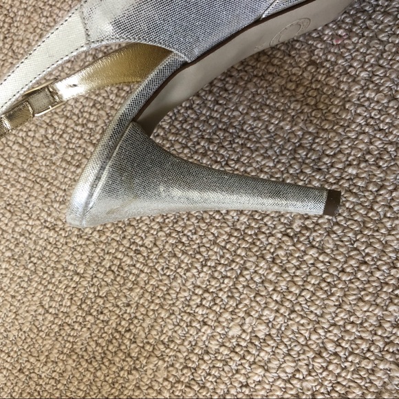 Browns B2 slingback heels with bow - Picture 3 of 3